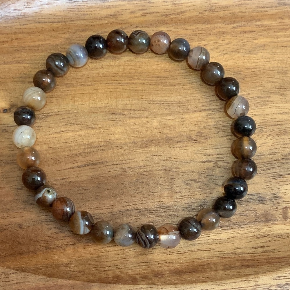Handmade brown striped agate stretch bracelet